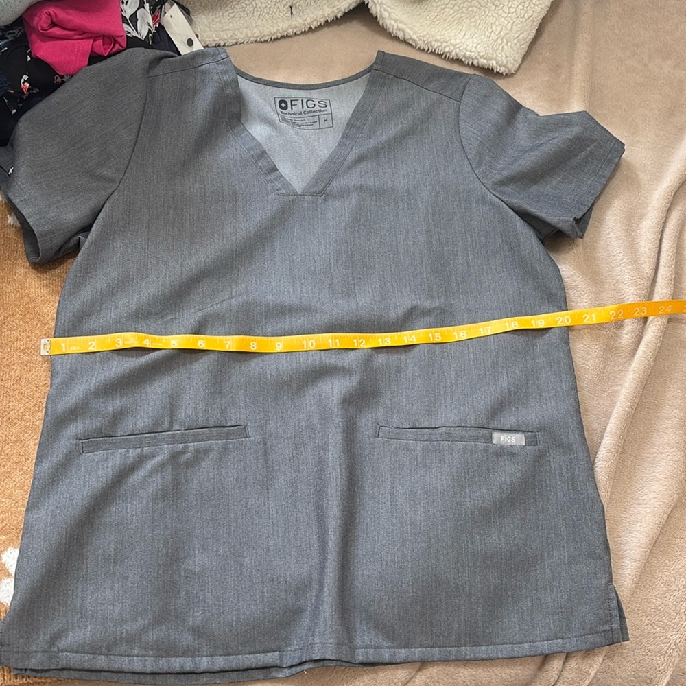 $5 ITEM MINIMUM 2 ITEMS & REST OF CLOSET IS 1$EACH 5 ITEM MINIMUM 🥳🥳🥳